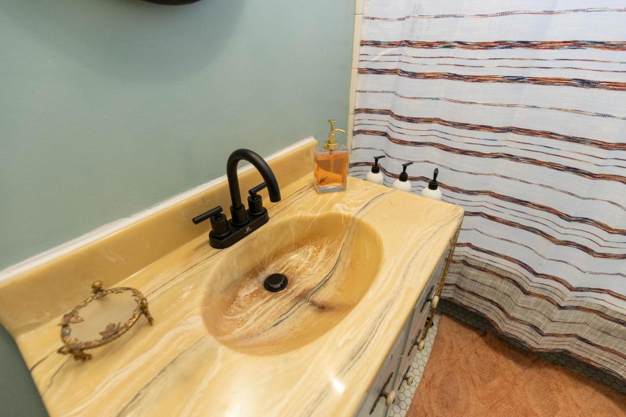Villa Historic Revival Midtown Memphis Duplex 64 Yes Pets Fast Wifi Free Parking Esterno foto